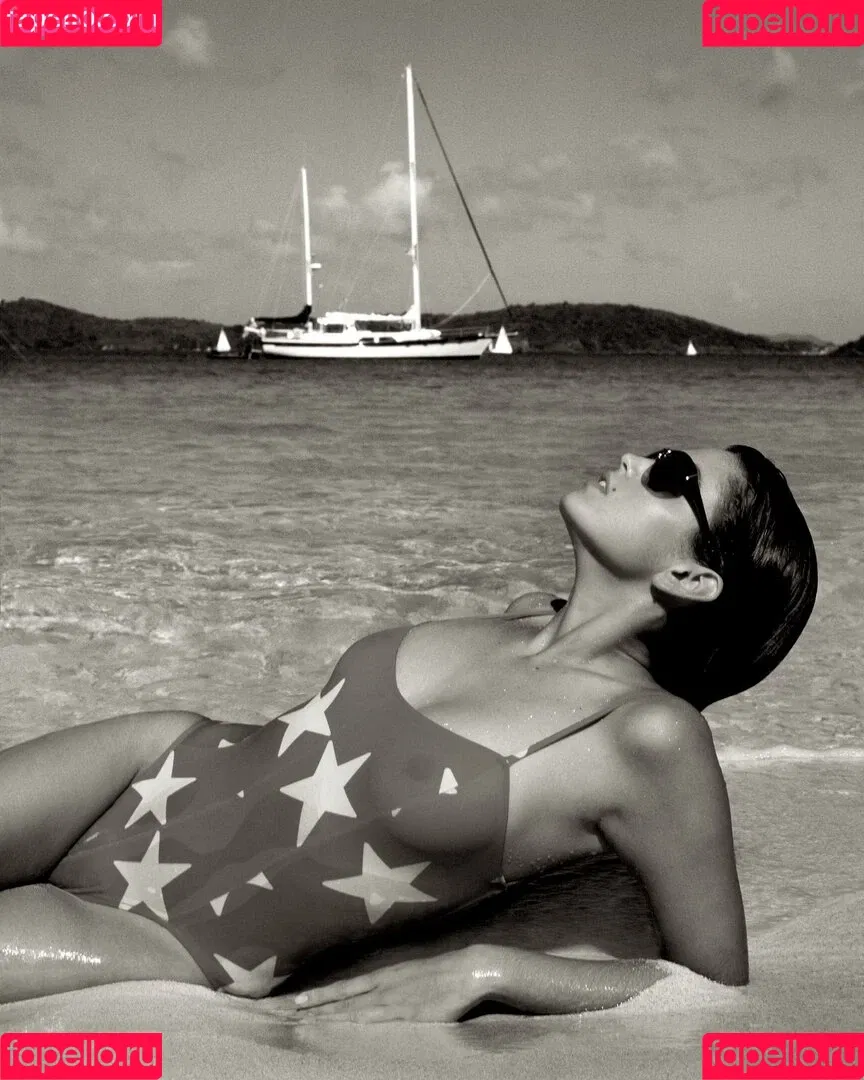 Cindy Crawford Onlyfans Photo Gallery 