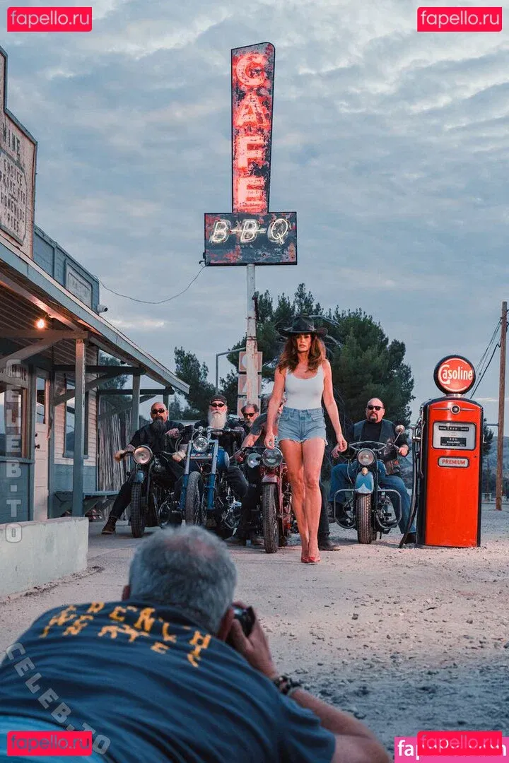 Cindy Crawford Onlyfans Photo Gallery 