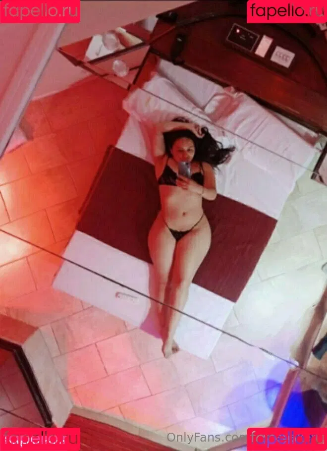 alicebakerr Onlyfans Photo Gallery 
