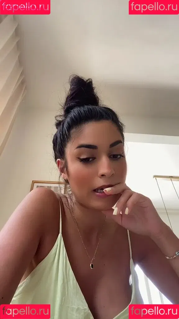Shirin Azami Onlyfans Photo Gallery 