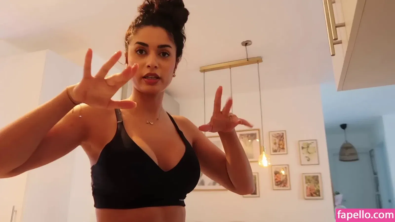 Shirin Azami Onlyfans Photo Gallery 