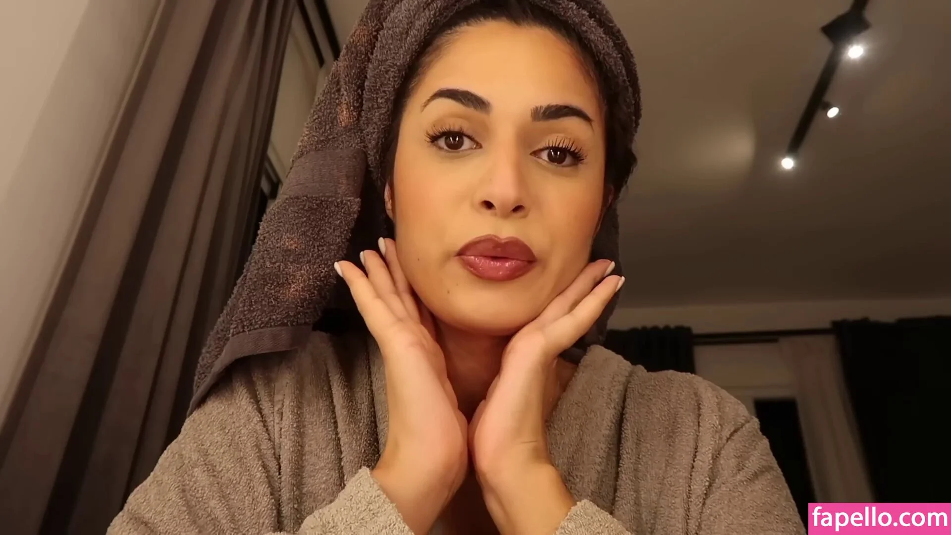 Shirin Azami Onlyfans Photo Gallery 