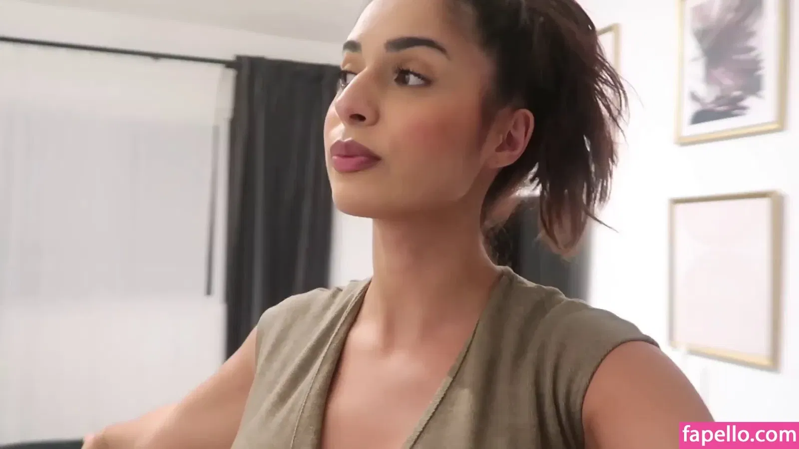 Shirin Azami Onlyfans Photo Gallery 