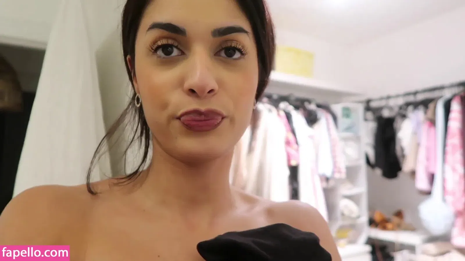 Shirin Azami Onlyfans Photo Gallery 