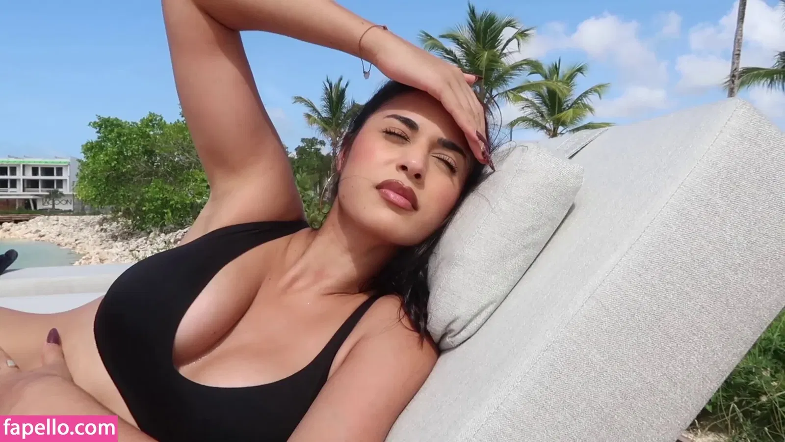 Shirin Azami Onlyfans Photo Gallery 