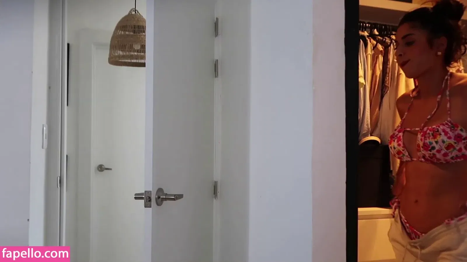 Shirin Azami Onlyfans Photo Gallery 