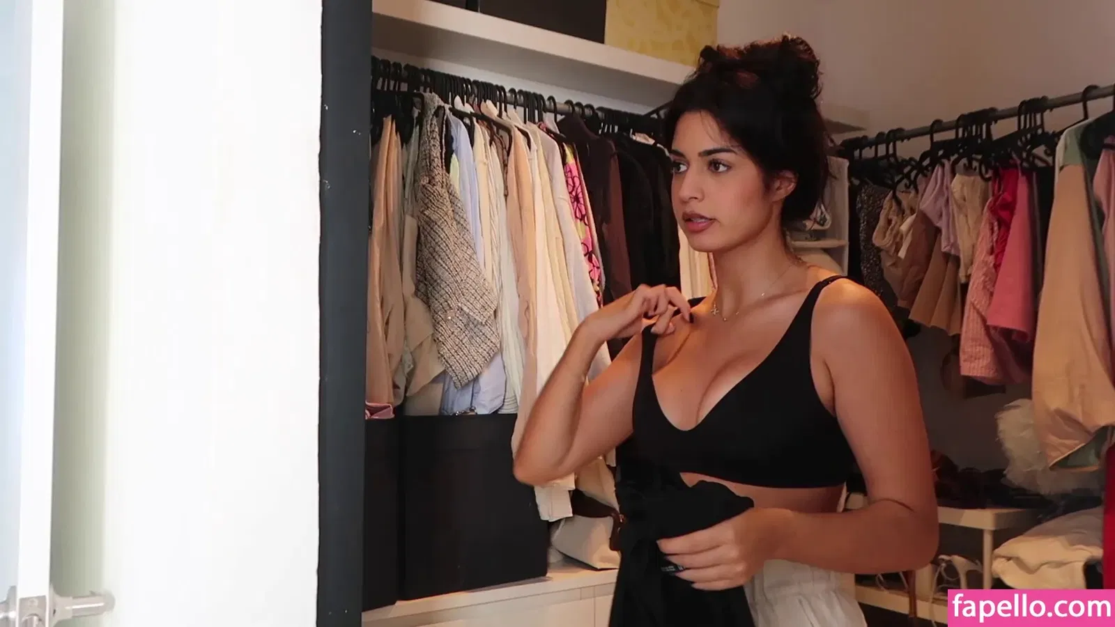 Shirin Azami Onlyfans Photo Gallery 