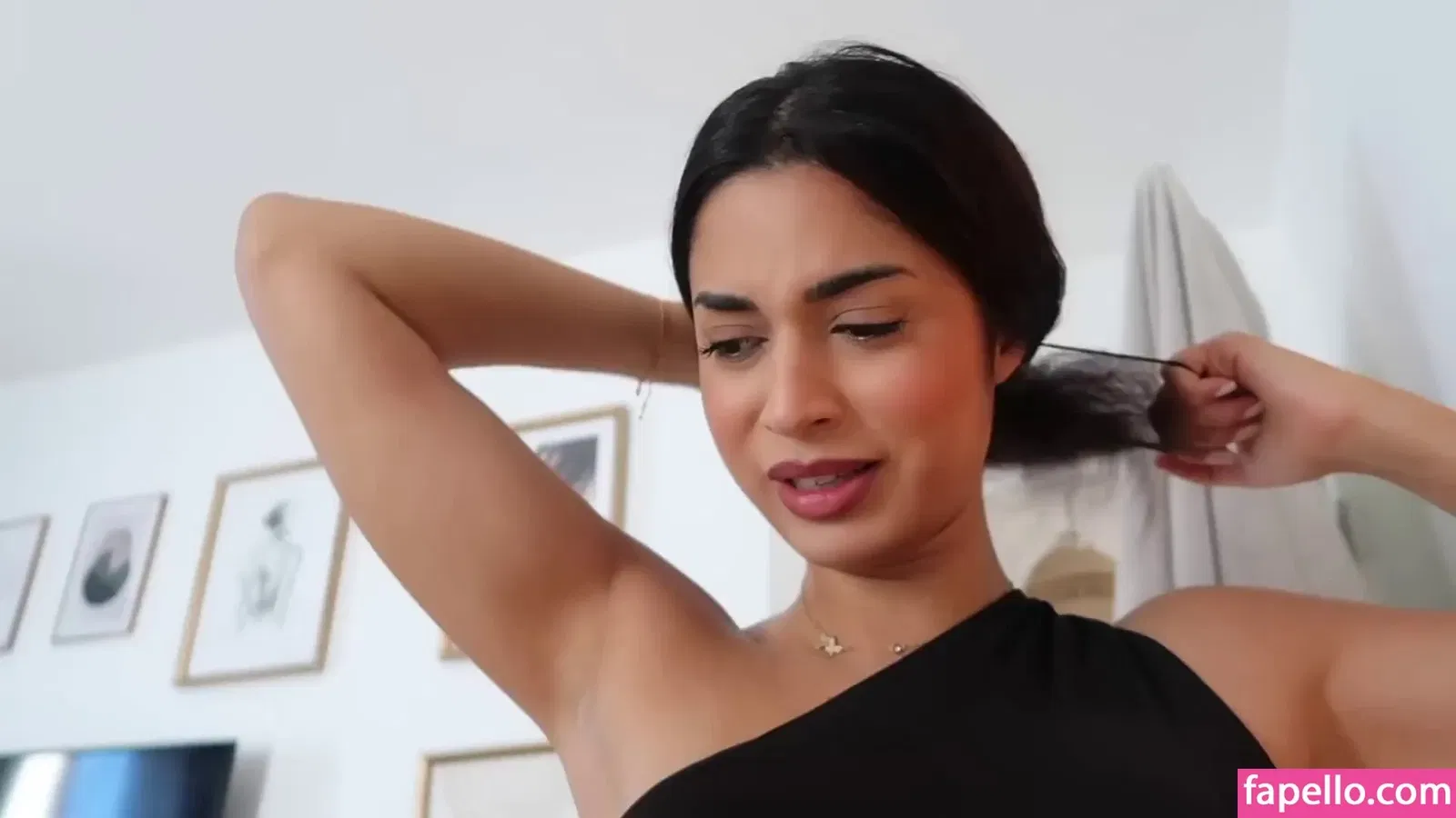 Shirin Azami Onlyfans Photo Gallery 