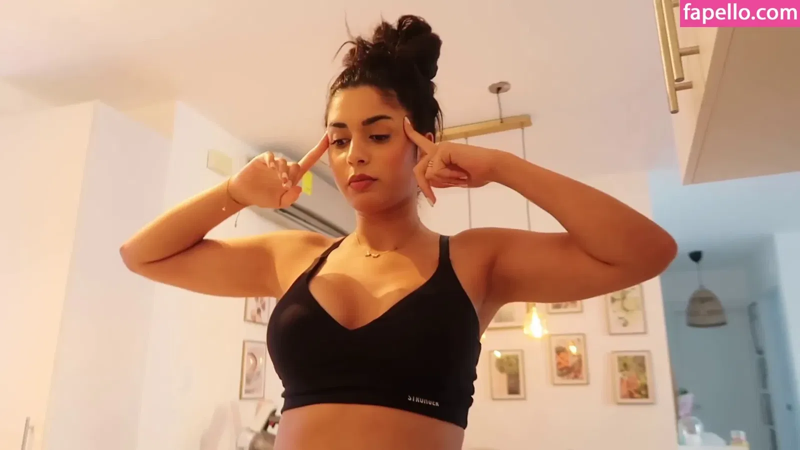 Shirin Azami Onlyfans Photo Gallery 