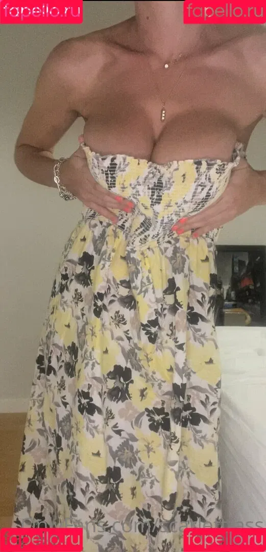scarlett-ass Onlyfans Photo Gallery 