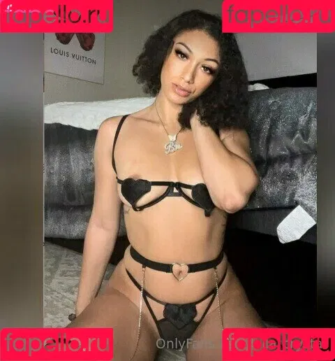 leila_crystal Onlyfans Photo Gallery 