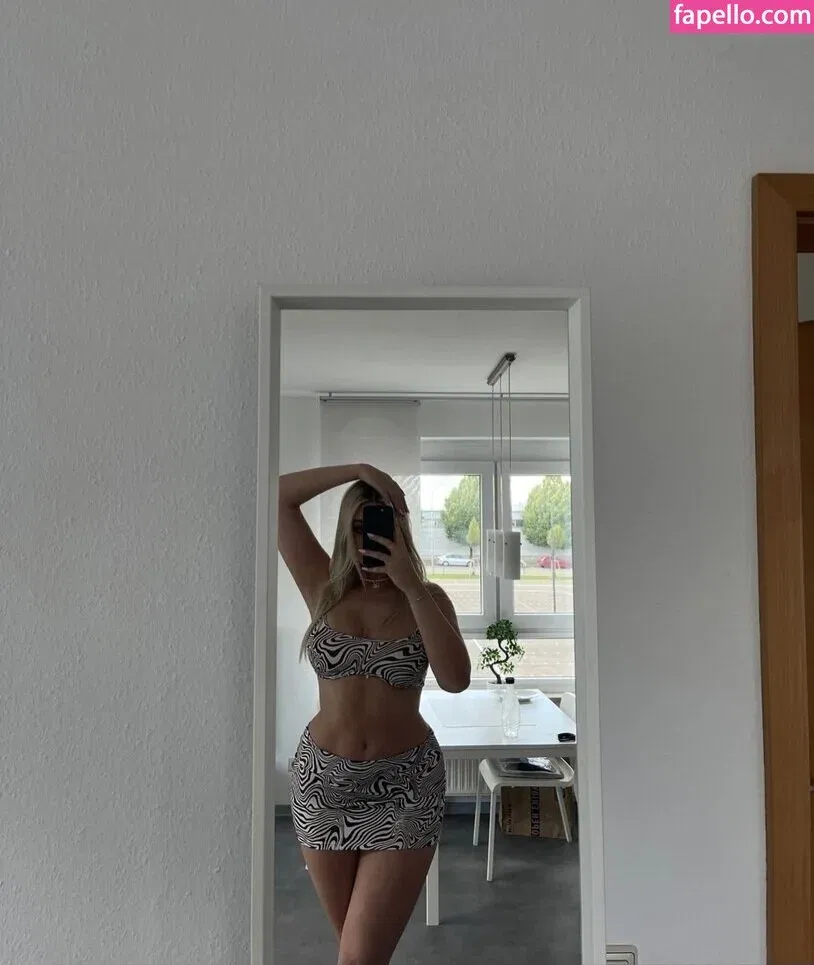 Meli1710 Onlyfans Photo Gallery 