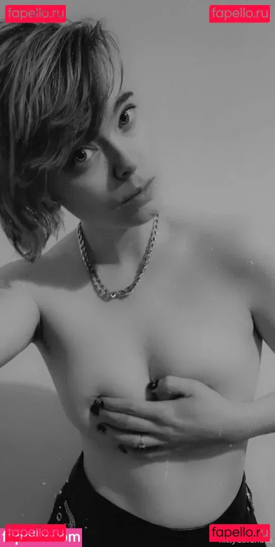 naughtylittlekitten93 Onlyfans Photo Gallery 