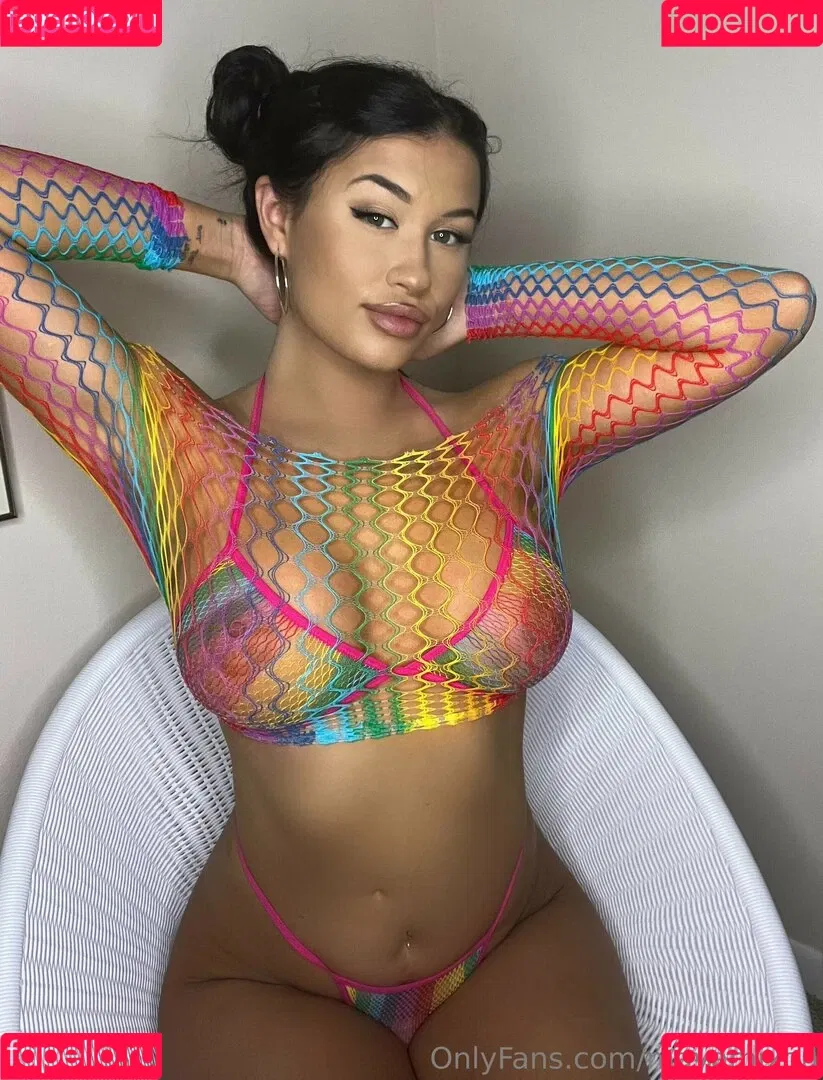Maya Mixon Onlyfans Photo Gallery 