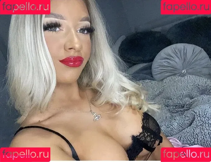 Neve Ellel Onlyfans Photo Gallery 