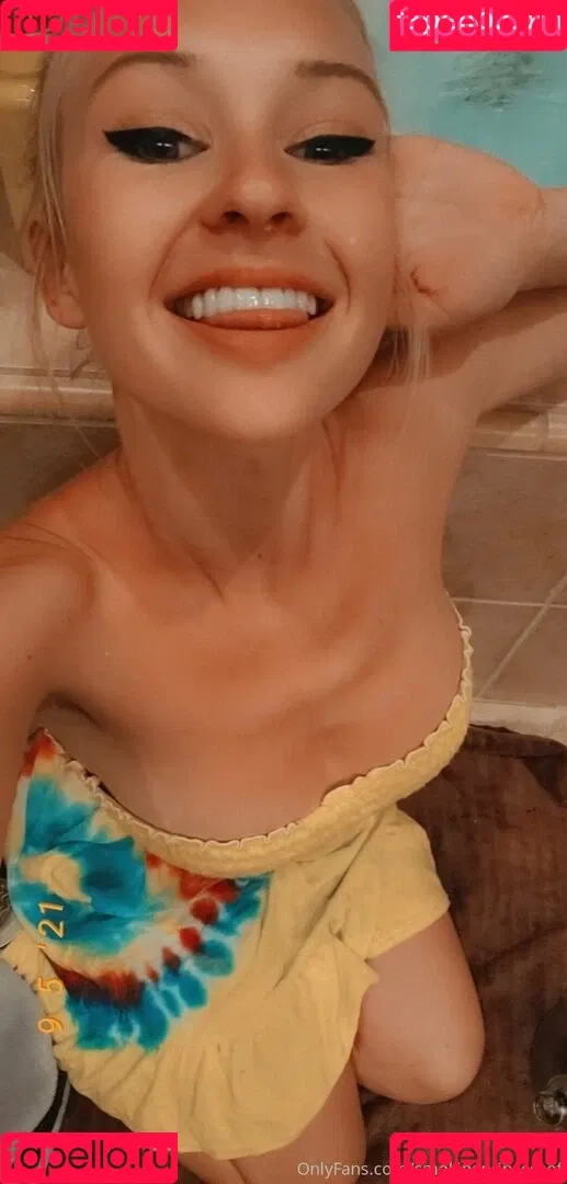 smokingprincessof Onlyfans Photo Gallery 