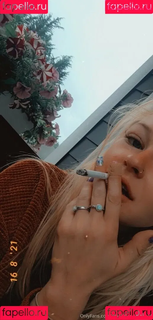 smokingprincessof Onlyfans Photo Gallery 