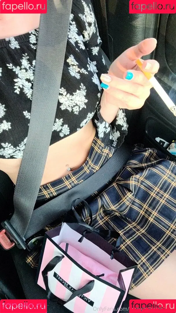 smokingprincessof Onlyfans Photo Gallery 