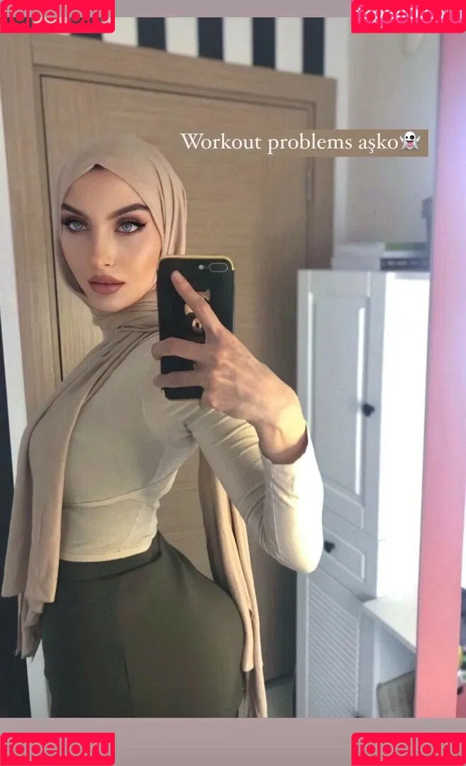 sariikubraa Onlyfans Photo Gallery 