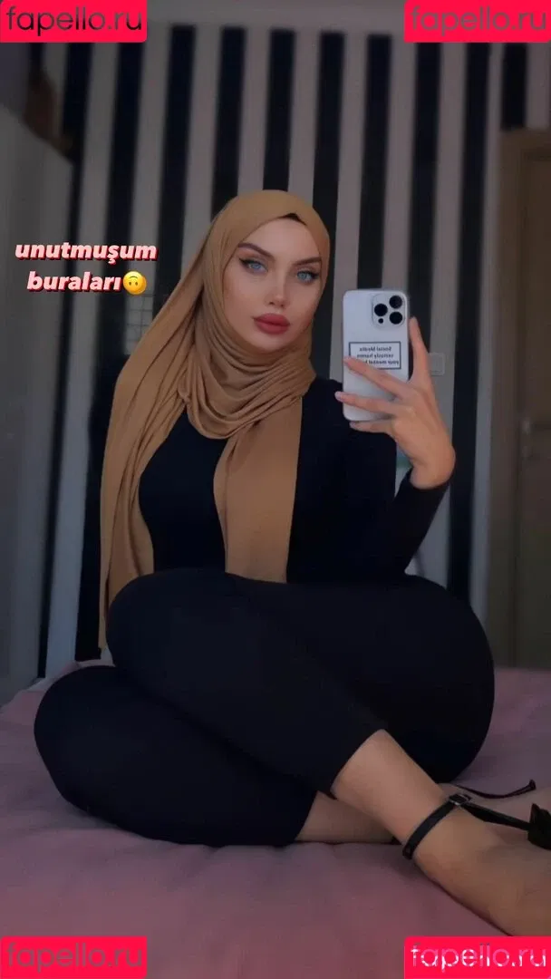 sariikubraa Onlyfans Photo Gallery 