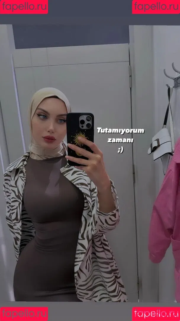 sariikubraa Onlyfans Photo Gallery 