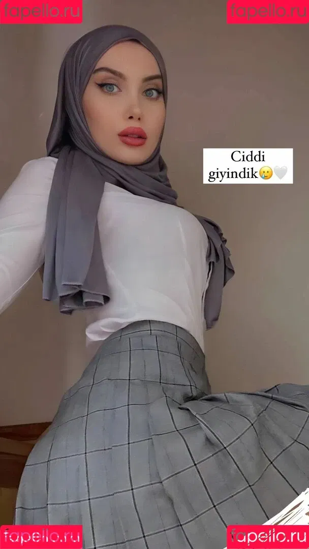 sariikubraa Onlyfans Photo Gallery 