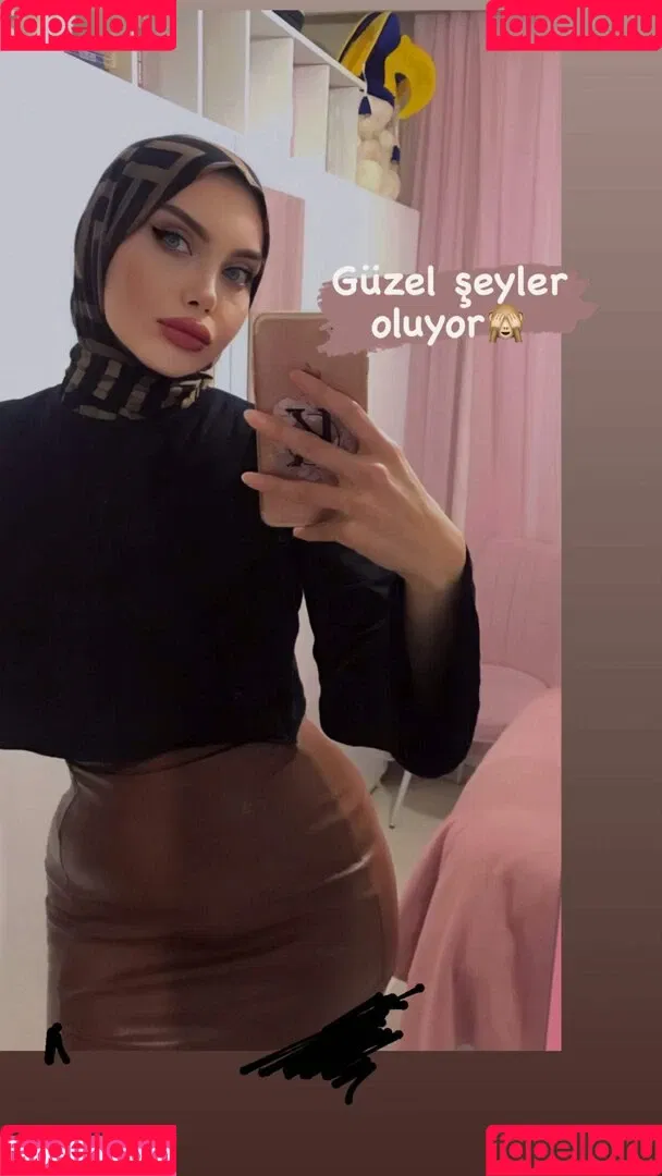 sariikubraa Onlyfans Photo Gallery 