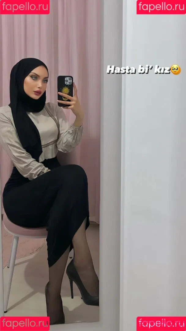 sariikubraa Onlyfans Photo Gallery 