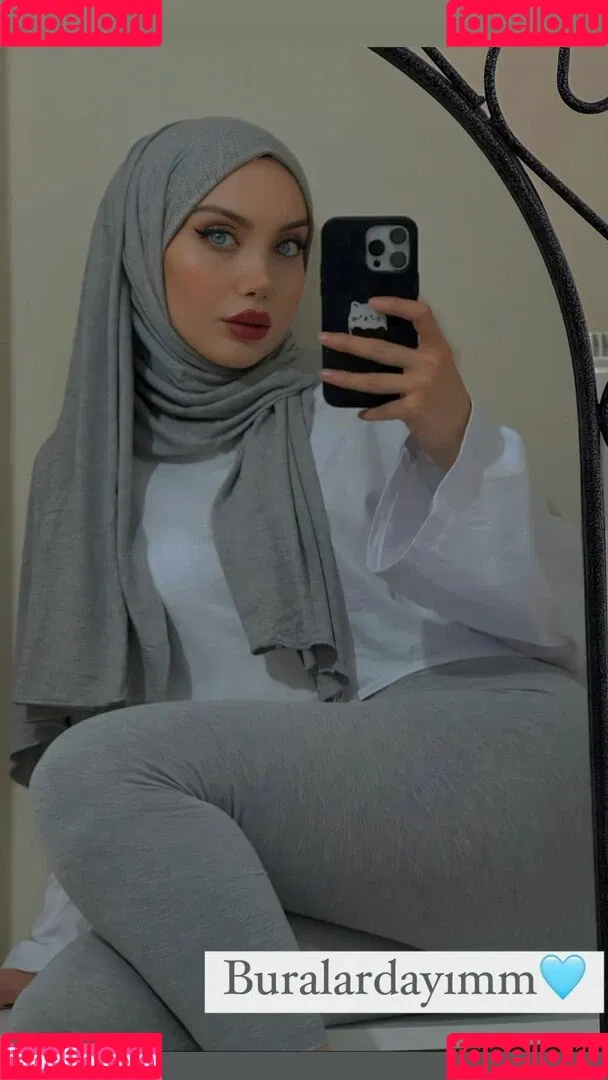 sariikubraa Onlyfans Photo Gallery 