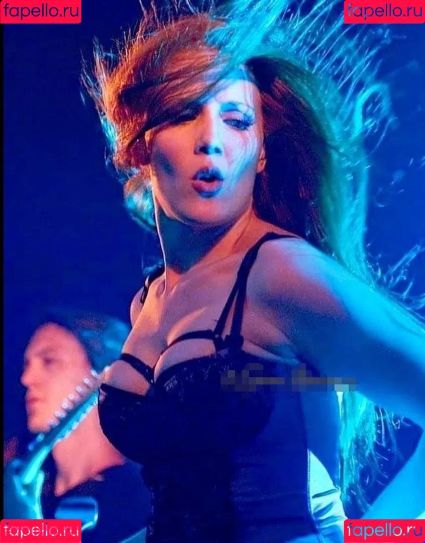 Simone Simons Onlyfans Photo Gallery 