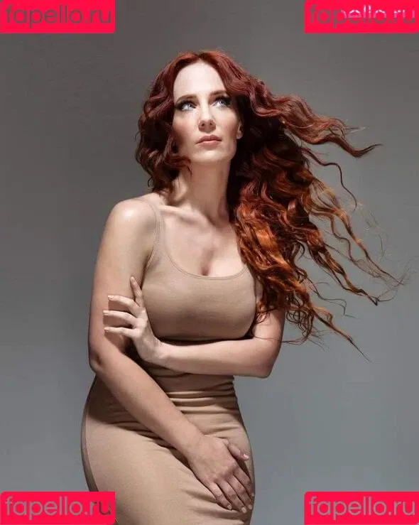 Simone Simons Onlyfans Photo Gallery 