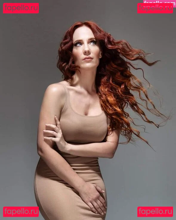 Simone Simons Onlyfans Photo Gallery 