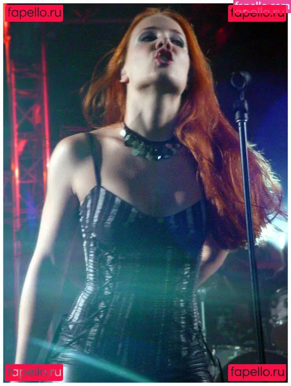 Simone Simons Onlyfans Photo Gallery 