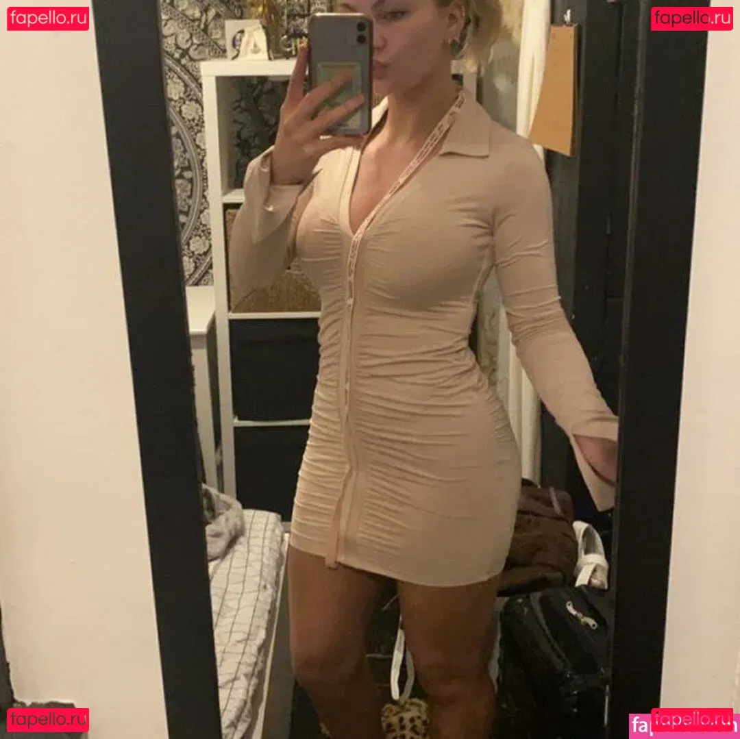 Hattie Vanneman Onlyfans Photo Gallery 