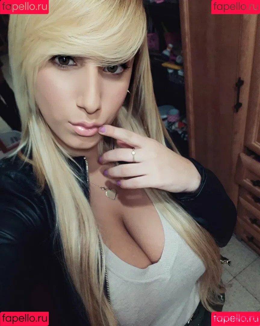 Hen Azulai Onlyfans Photo Gallery 
