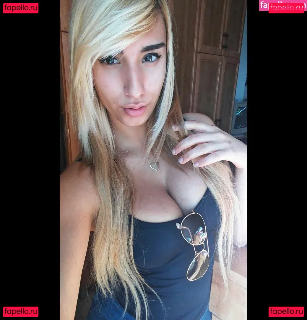 Hen Azulai Onlyfans Photo Gallery 