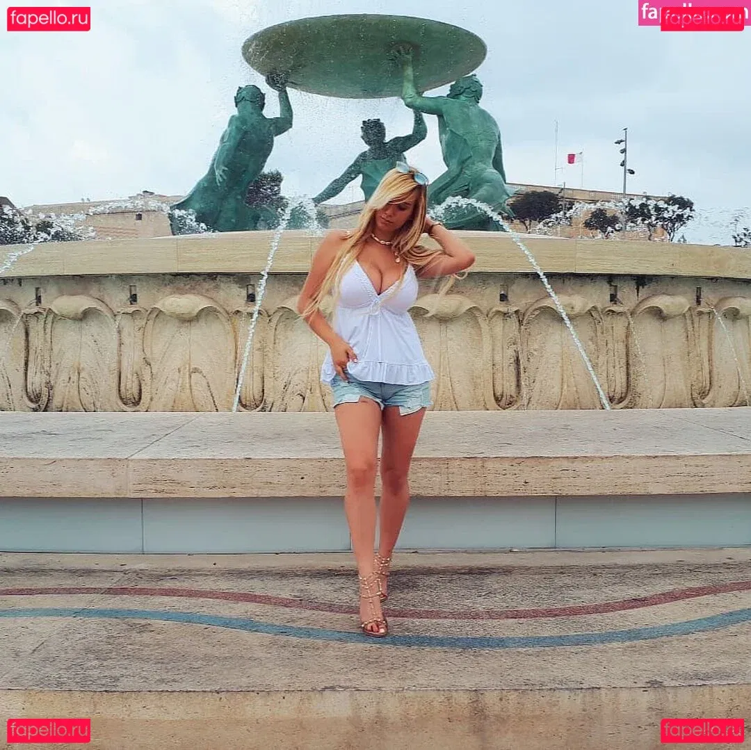 Hen Azulai Onlyfans Photo Gallery 