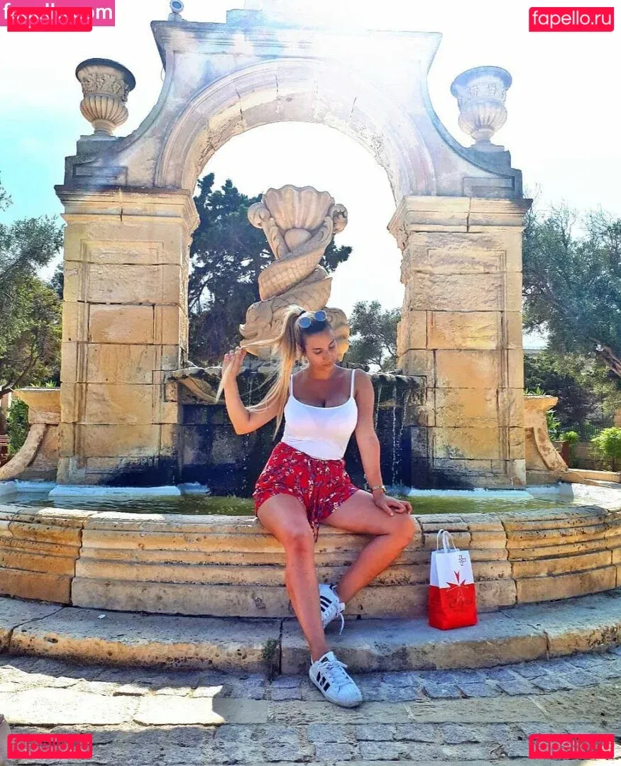 Hen Azulai Onlyfans Photo Gallery 