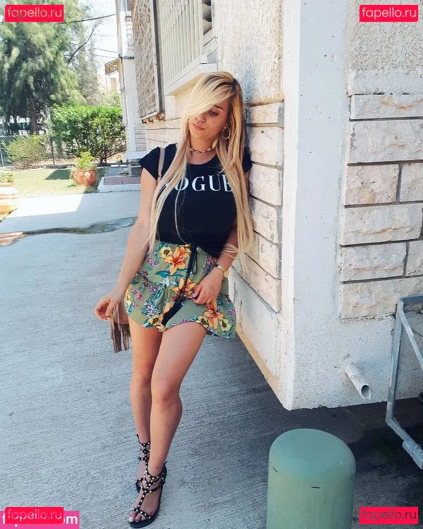 Hen Azulai Onlyfans Photo Gallery 