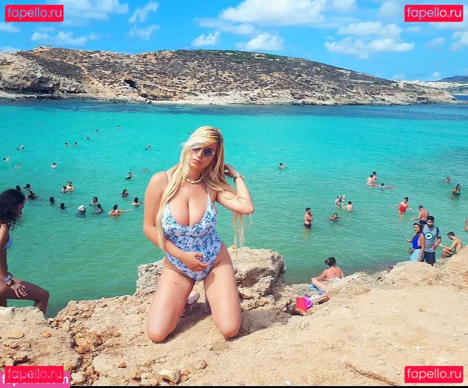 Hen Azulai Onlyfans Photo Gallery 