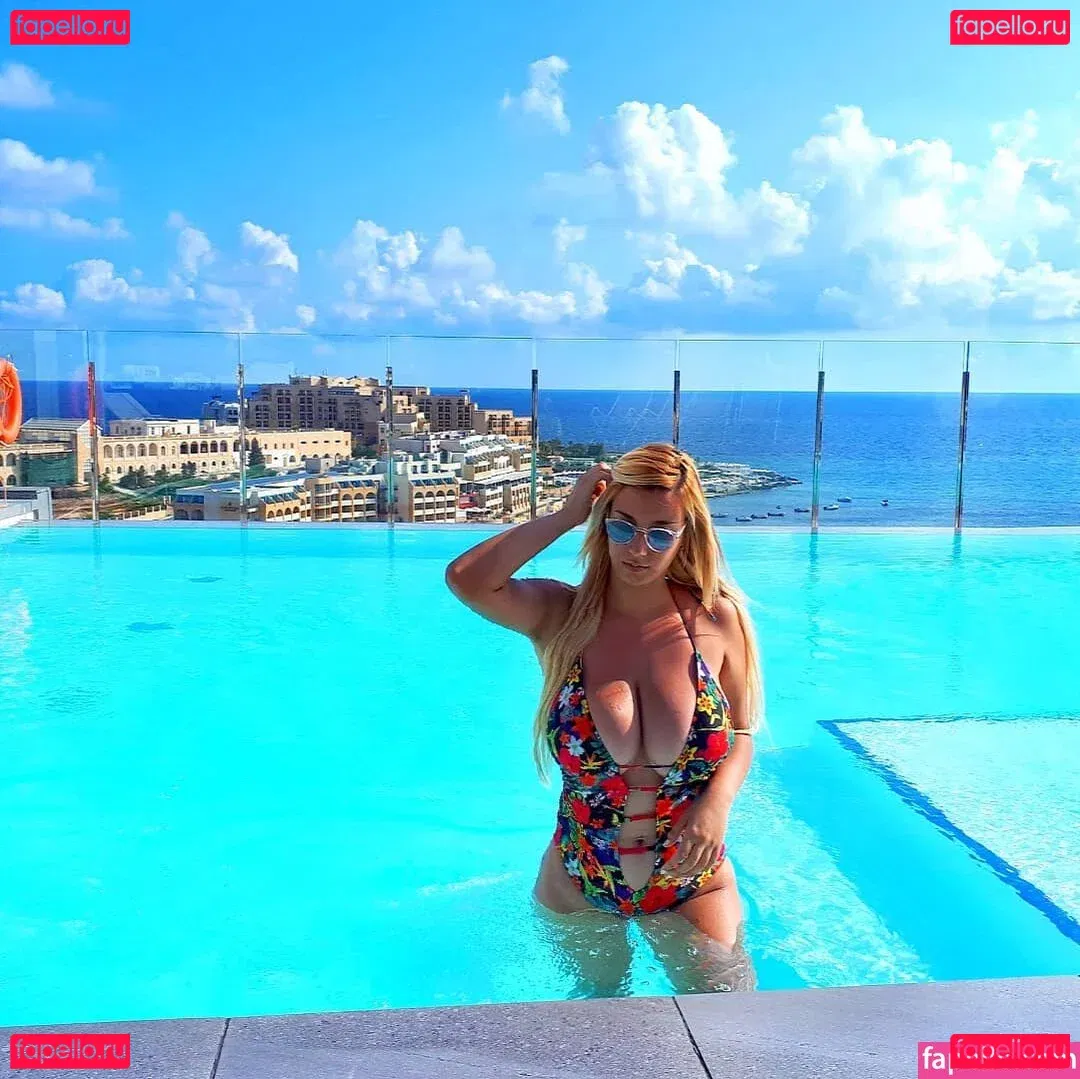 Hen Azulai Onlyfans Photo Gallery 