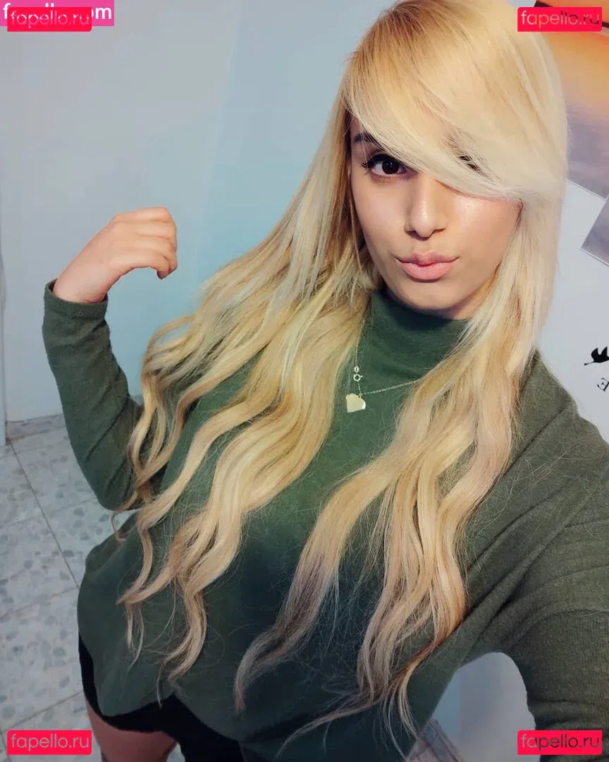 Hen Azulai Onlyfans Photo Gallery 