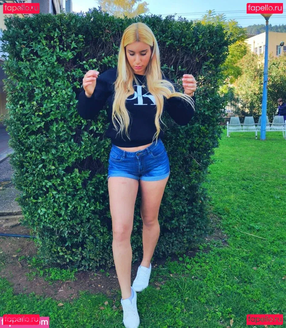 Hen Azulai Onlyfans Photo Gallery 