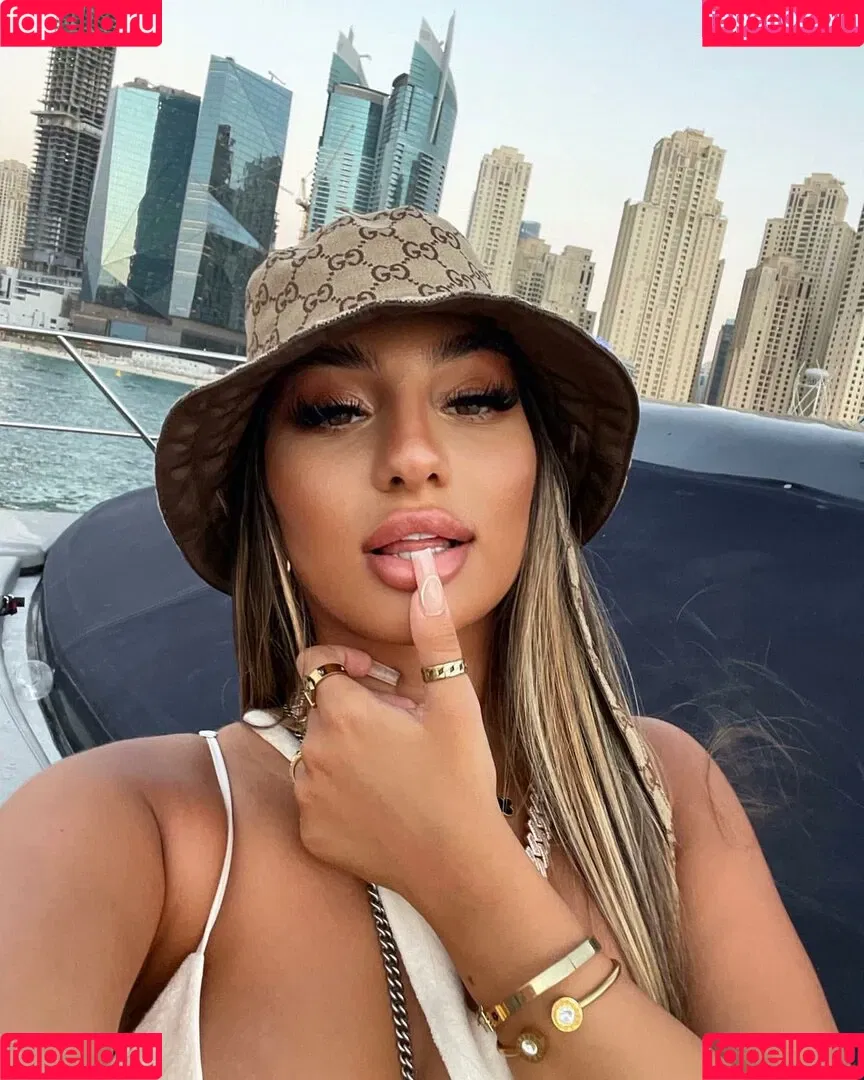 Andreea Onlyfans Photo Gallery 