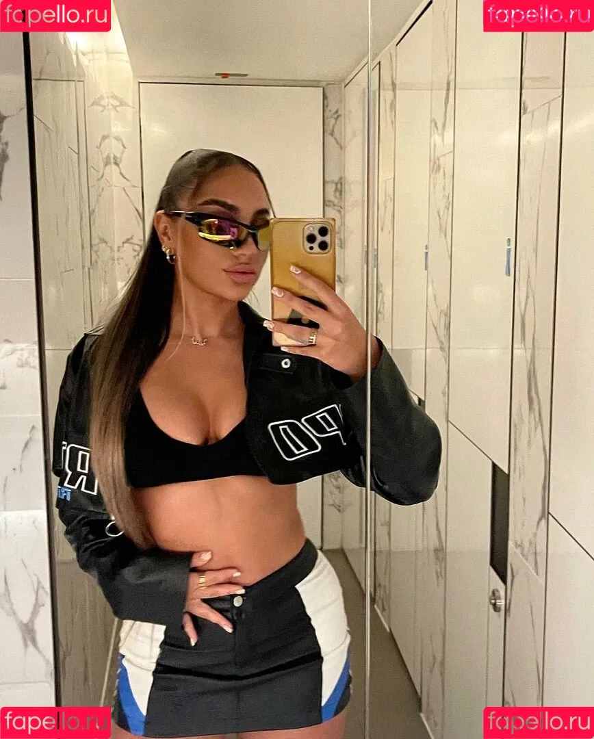 Andreea Onlyfans Photo Gallery 