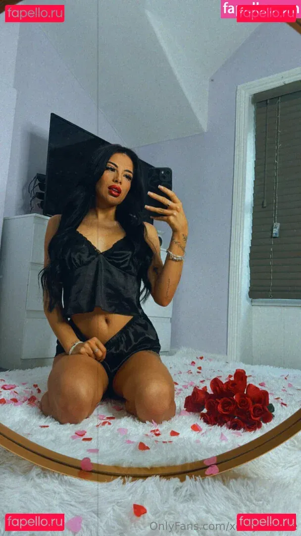 xolaylarosee Onlyfans Photo Gallery 