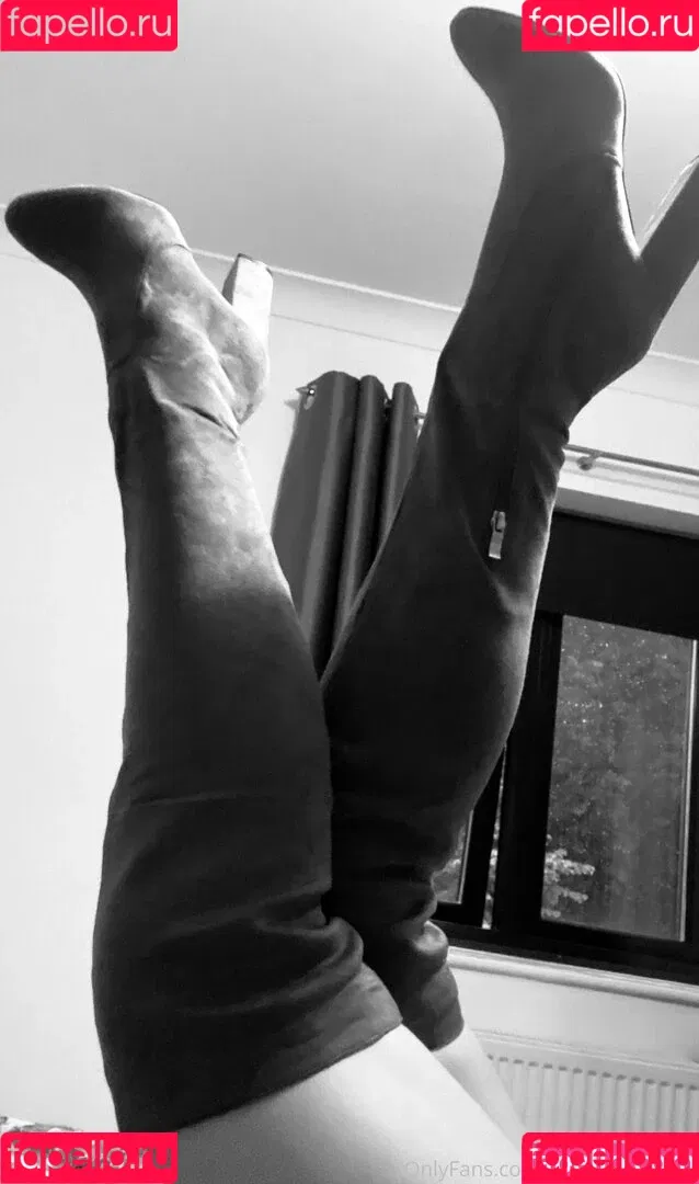 redbuns Onlyfans Photo Gallery 