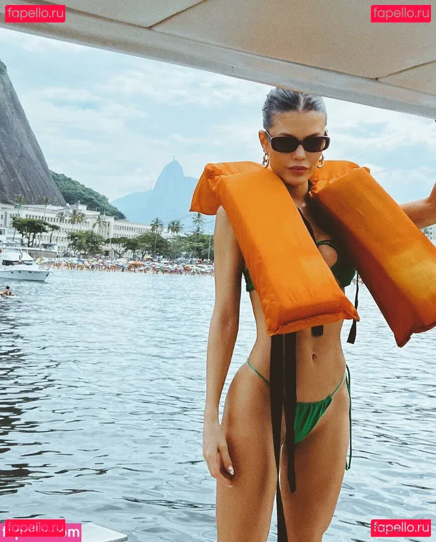 Vitória Strada Onlyfans Photo Gallery 