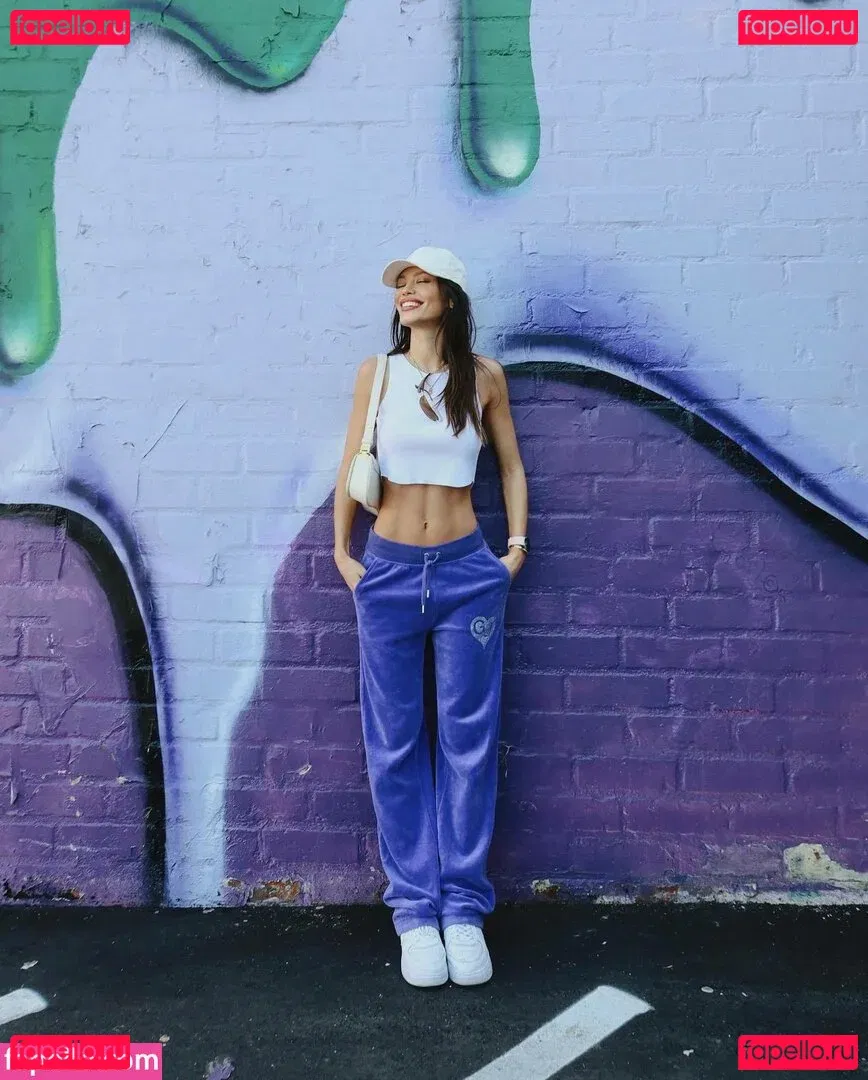 Vitória Strada Onlyfans Photo Gallery 