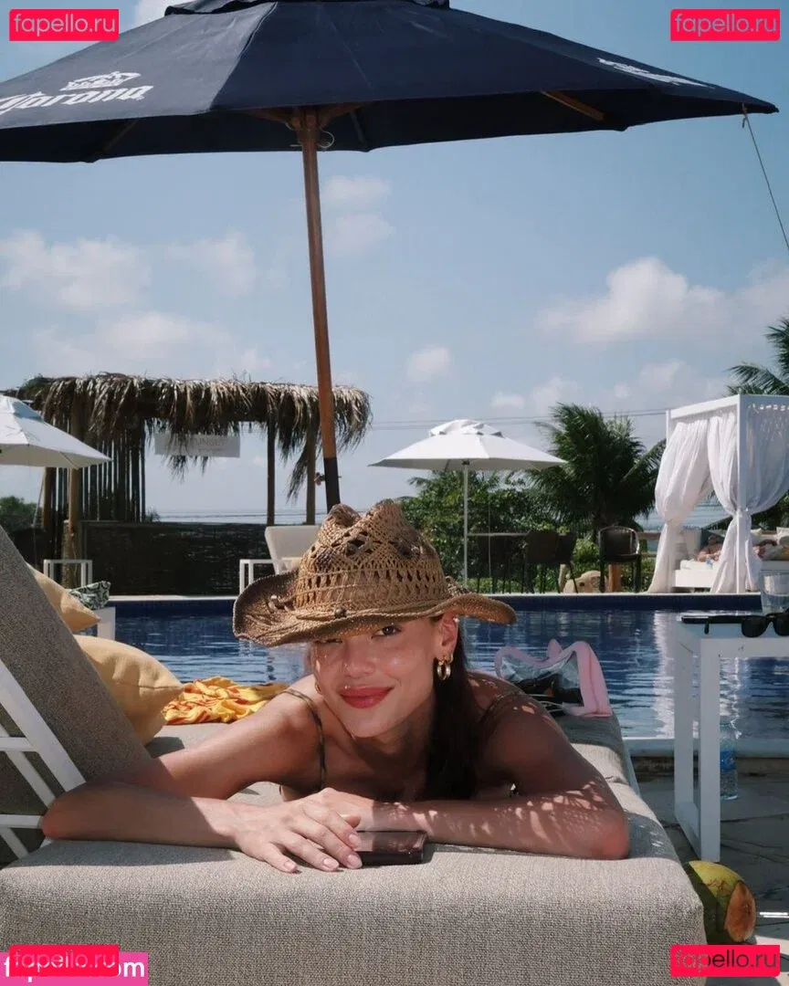 Vitória Strada Onlyfans Photo Gallery 